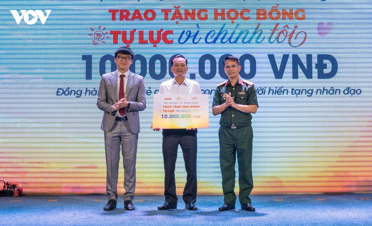 chap canh uoc mo cho nhung em nho co cha me hien tang cuu nguoi hinh anh 4