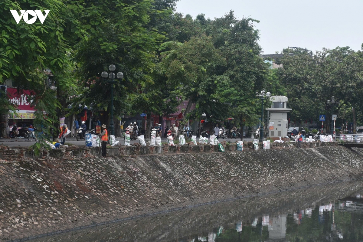 ha noi thay the lan can ri set doc hai bo song kim nguu hinh anh 4