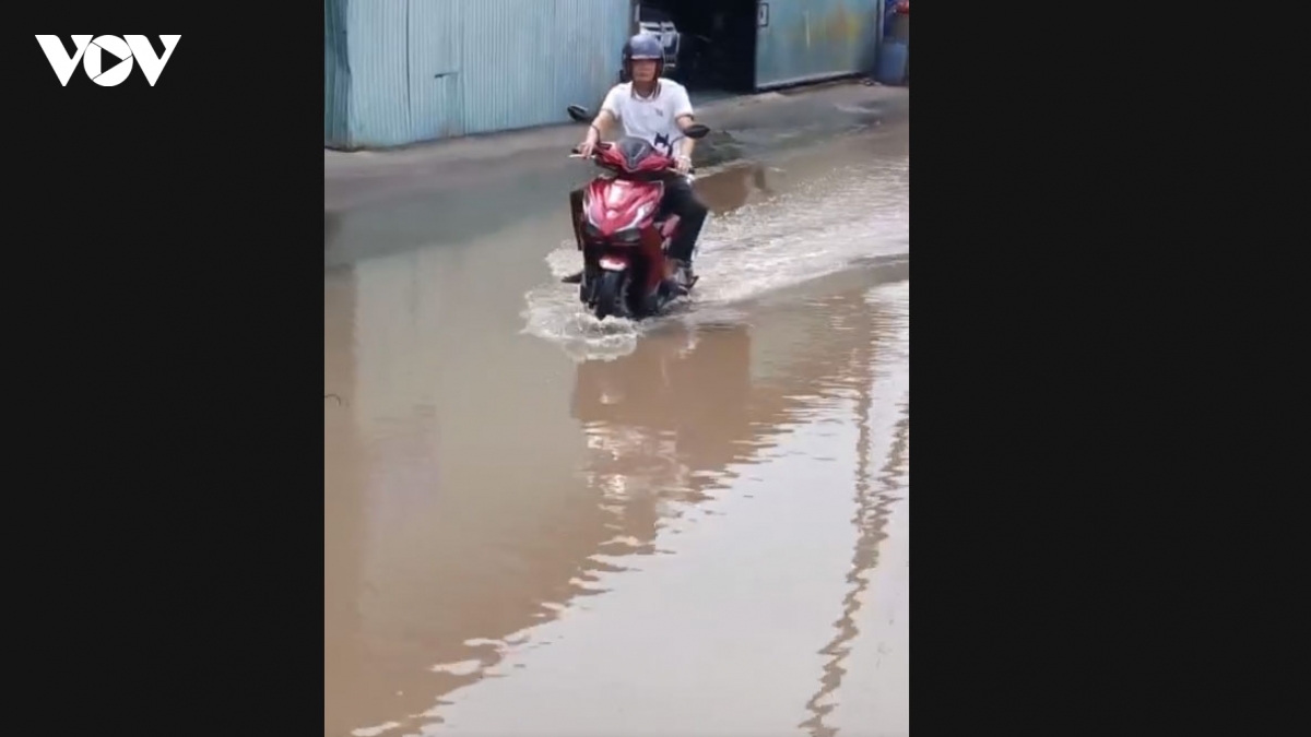cuoc song nguoi dan bi mac ket vi nhung con duong xuong cap hinh anh 3