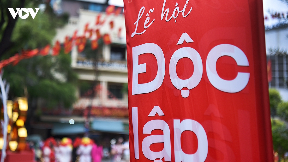 nguoi dan do ve cac di tich lich su trong dip nghi 2 9 hinh anh 3