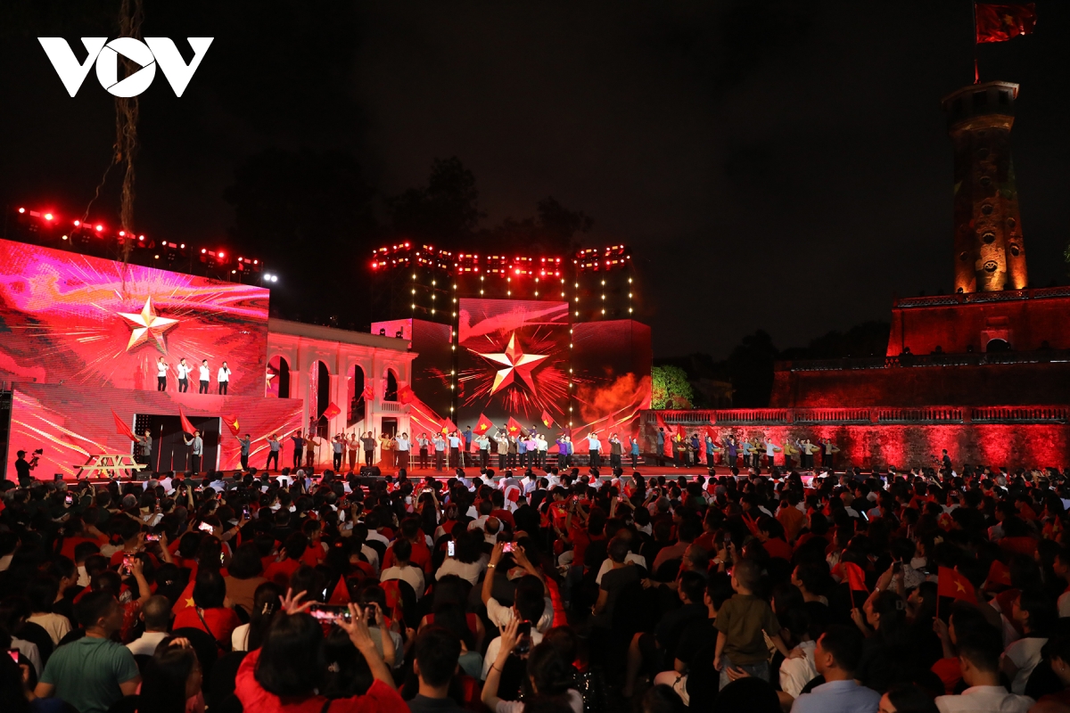 khan gia song lai khi the cach mang qua dem nghe thuat thoi co vang hinh anh 1