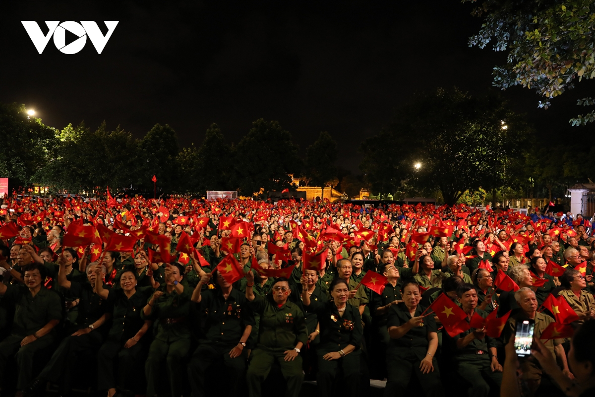 khan gia song lai khi the cach mang qua dem nghe thuat thoi co vang hinh anh 10