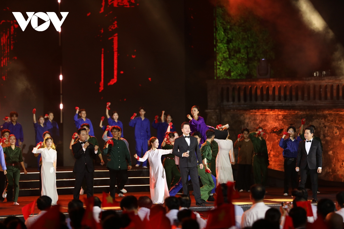 khan gia song lai khi the cach mang qua dem nghe thuat thoi co vang hinh anh 5