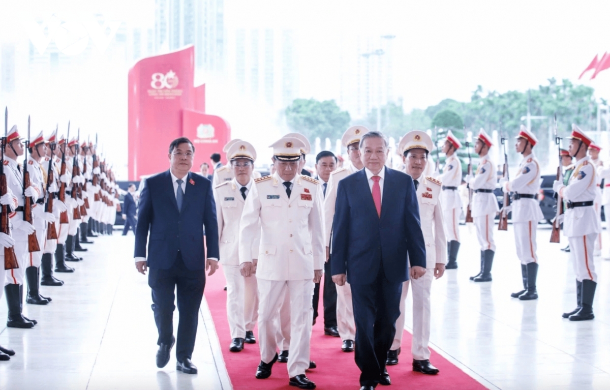 Party and State leaders attend ceremony marking 80th anniversary of People’s Public Security