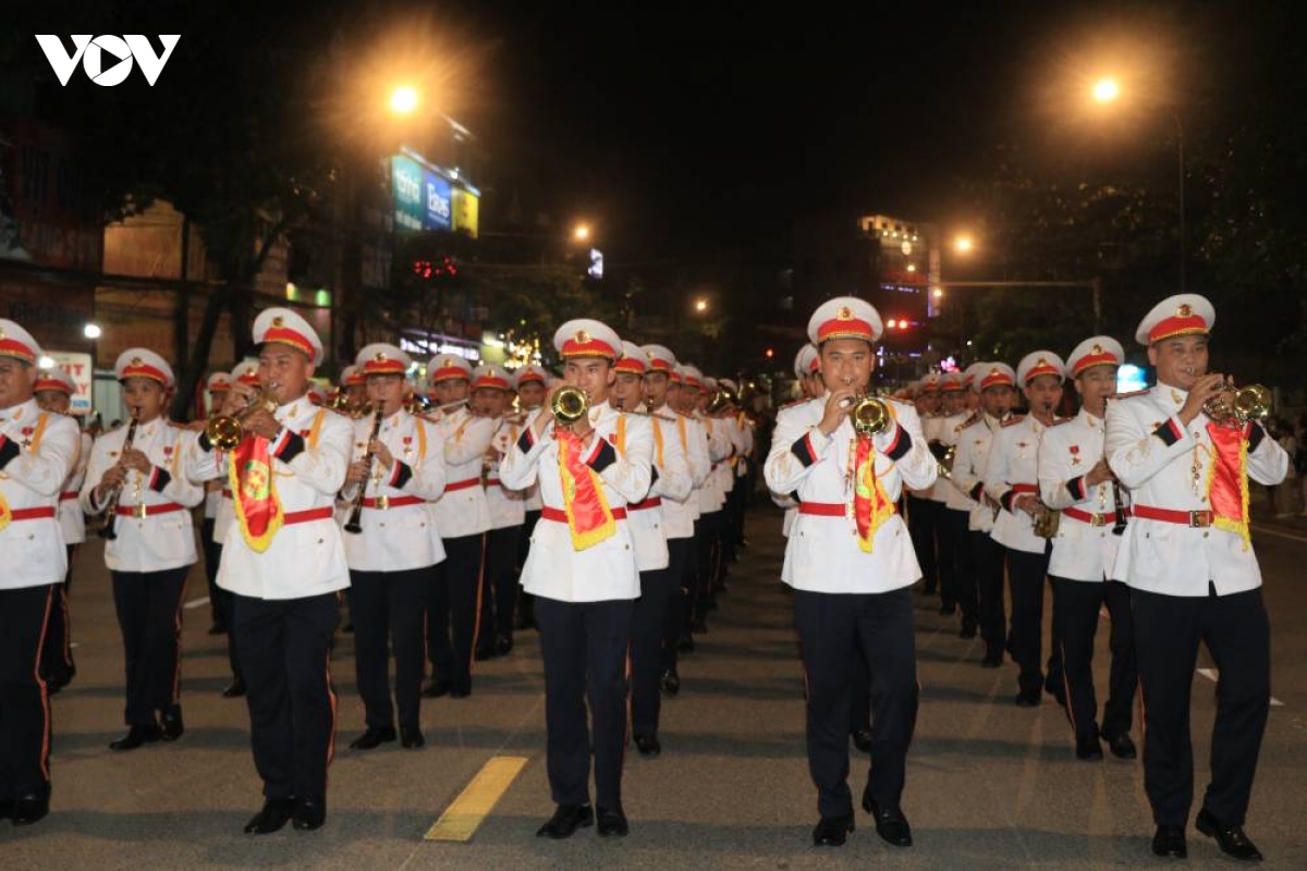 lao cai to chuc chuong trinh nghe thuat dac biet ban hung ca cach mang hinh anh 3