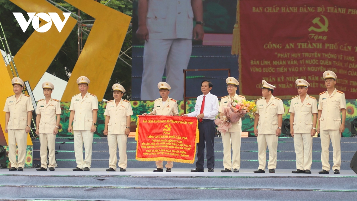 can tho ky niem 80 nam ngay truyen thong cong an nhan dan hinh anh 8