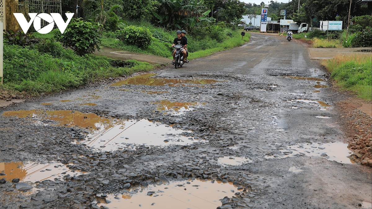 Lâm Đồng có tiền nhưng chưa thể sửa chữa tỉnh lộ 1 vì lý do nhân sự