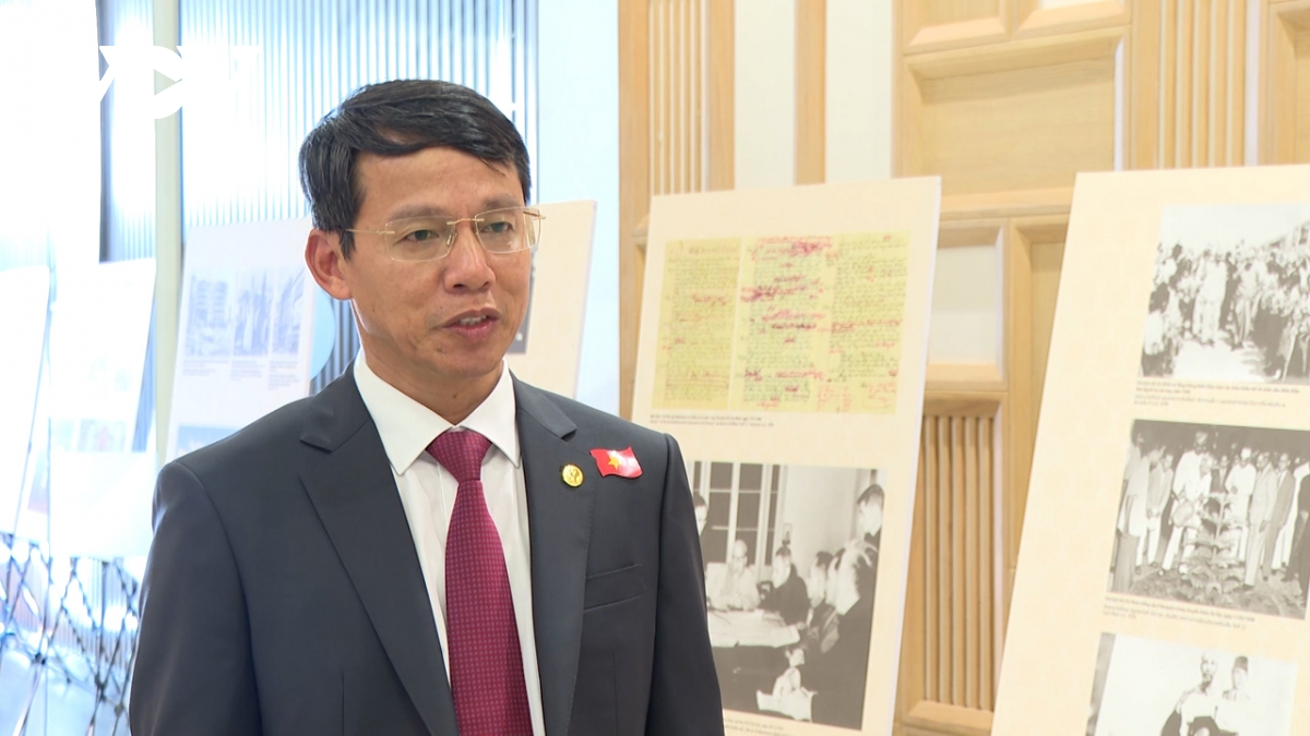 trien lam dac biet ton vinh chu tich ho chi minh va tinh huu nghi viet - thai hinh anh 3