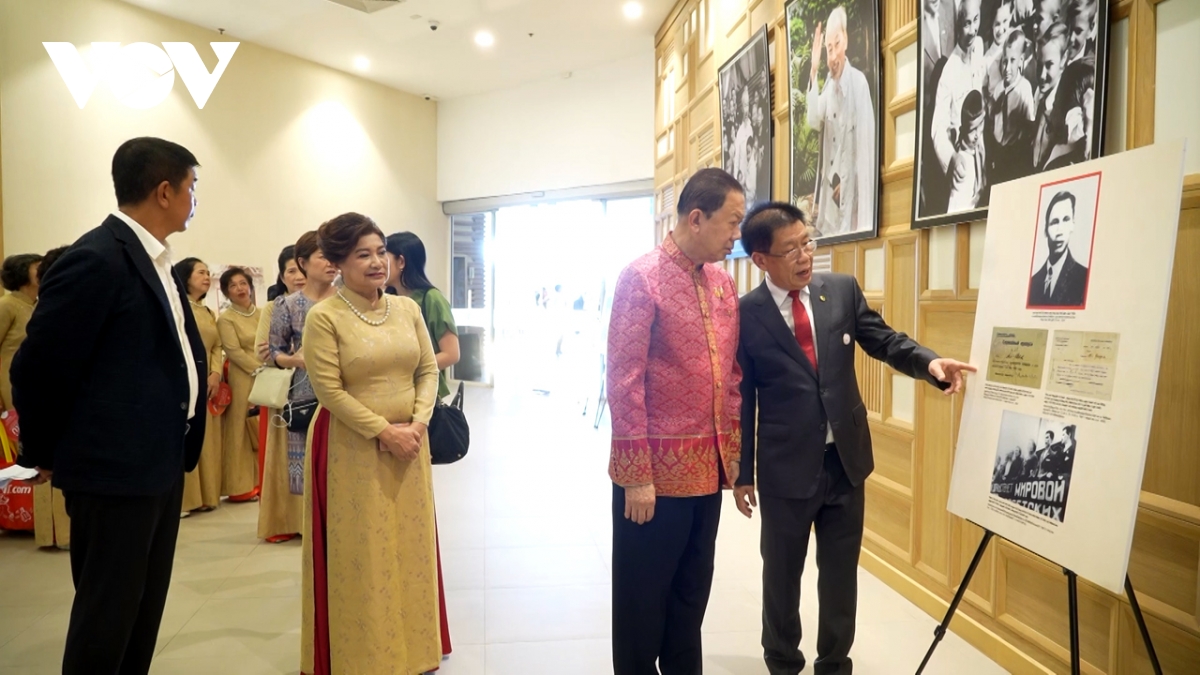 trien lam dac biet ton vinh chu tich ho chi minh va tinh huu nghi viet - thai hinh anh 5