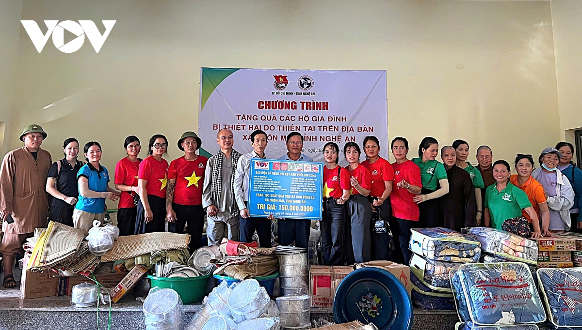 bao Dien tu tieng noi viet nam cung trao hon 850 trieu dong den vung lu nghe an hinh anh 3