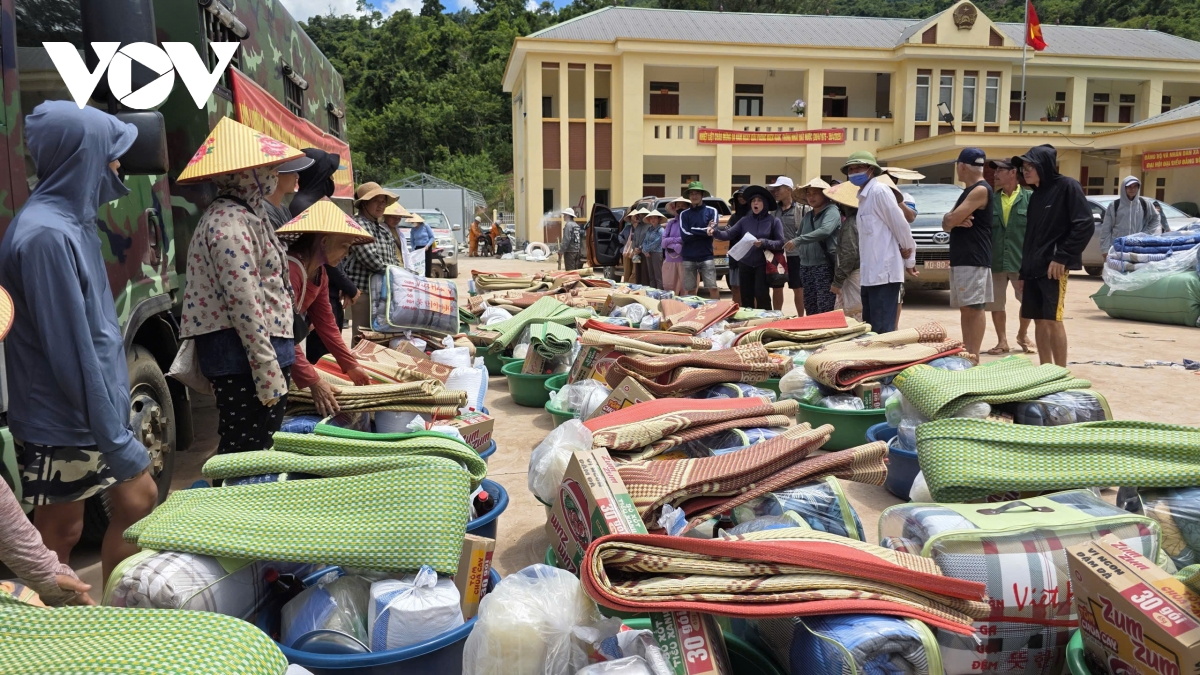 bao Dien tu tieng noi viet nam cung trao hon 850 trieu dong den vung lu nghe an hinh anh 5