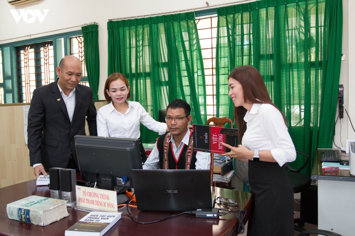 tu dien so tieng dan toc thieu so giu gin tieng me de thoi cong nghe hinh anh 3