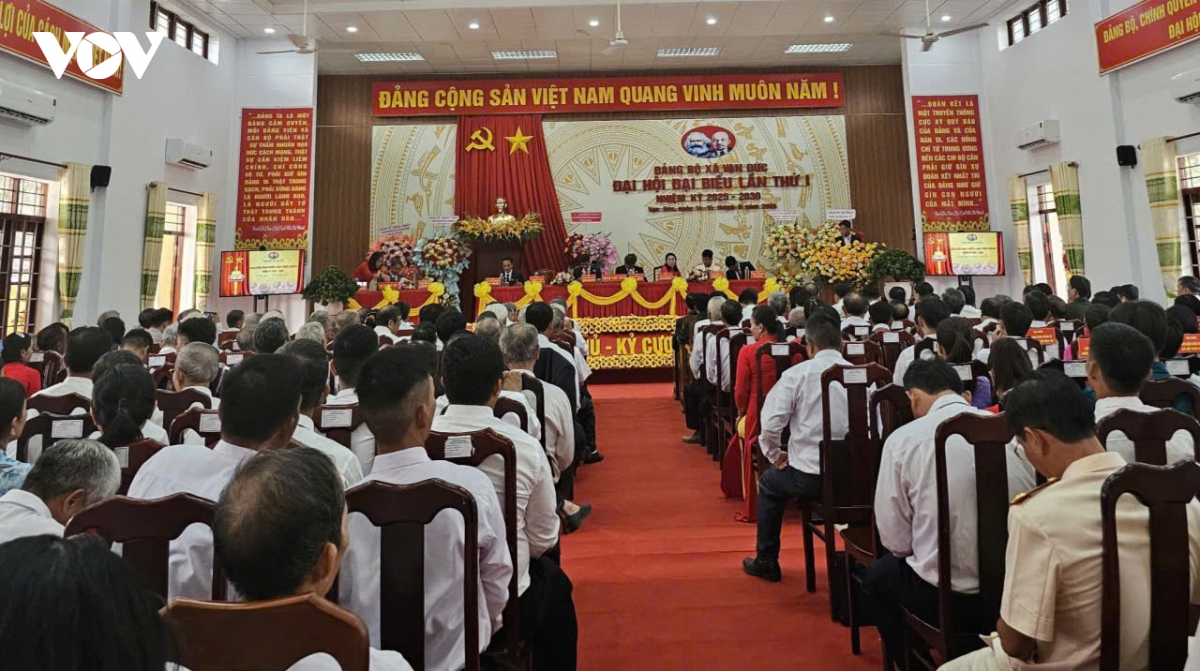 xa anh hung van Duc phan dau thanh xa nong thon moi kieu mau hinh anh 1