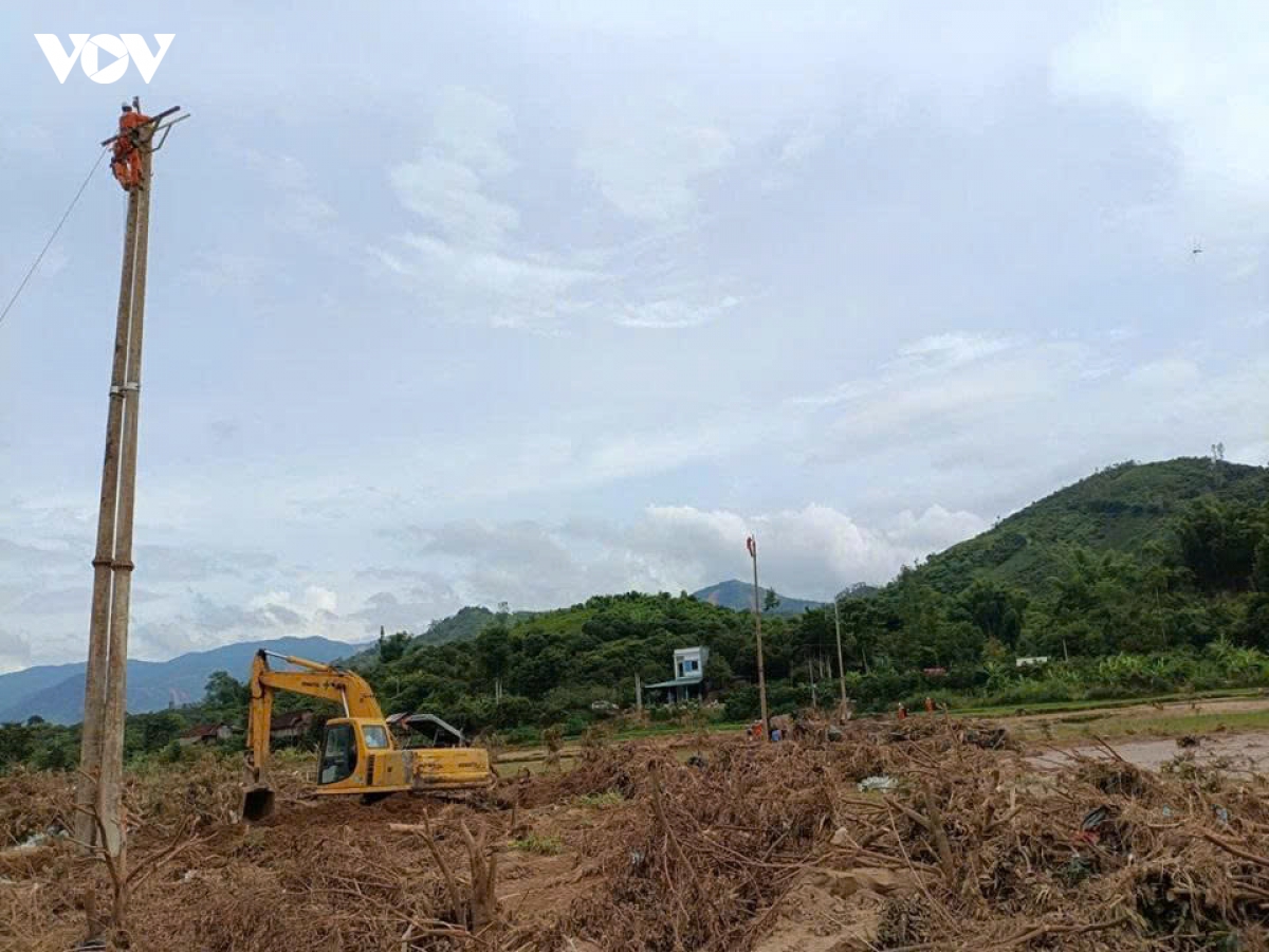 hoan thanh khoi phuc cap dien cho vung lu song ma, sop cop hinh anh 1