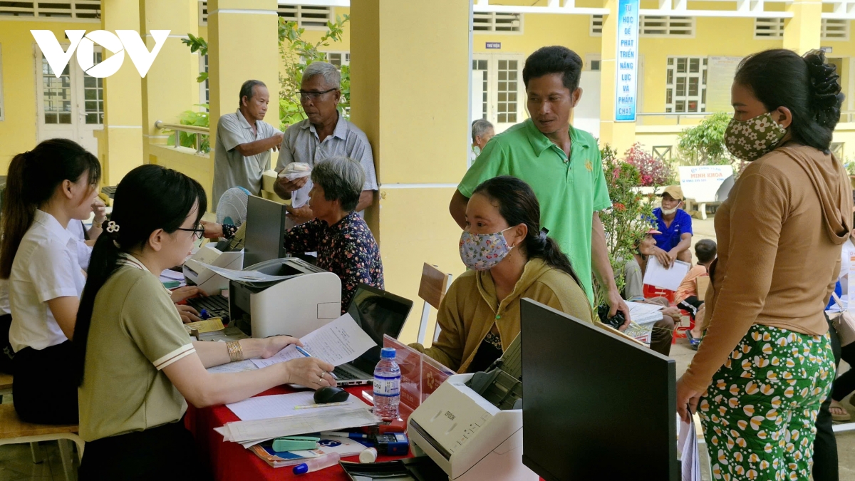 hành chính công lưu động - Đưa dịch vụ đến gần dân trong mùa tựu trường hình ảnh 1 hanh chinh cong luu dong - Dua dich vu den gan dan trong mua tuu truong hinh anh 1