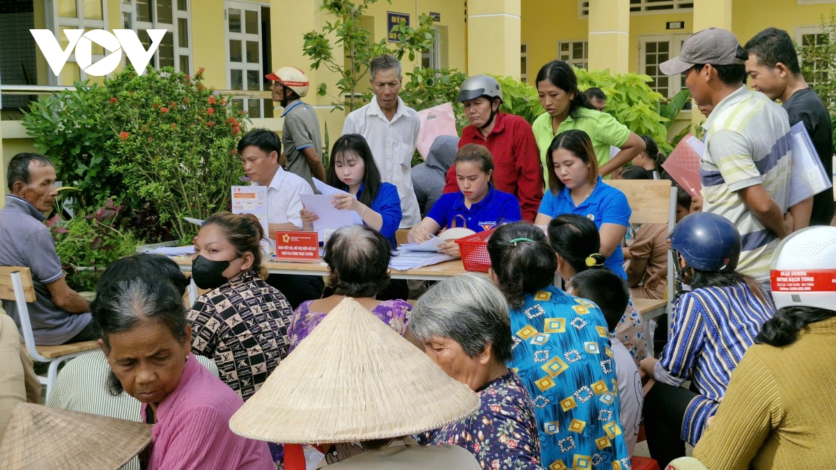 hành chính công lưu động - Đưa dịch vụ đến gần dân trong mùa tựu trường hình ảnh 3 hanh chinh cong luu dong - Dua dich vu den gan dan trong mua tuu truong hinh anh 3
