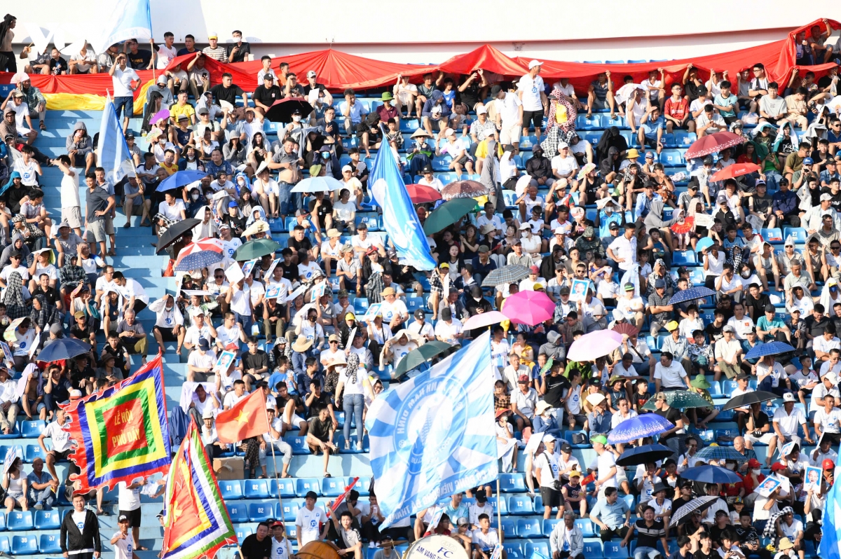 thang nam Dinh 3-2 ngay tai thien truong, cahn gianh sieu cup quoc gia 2024 2025 hinh anh 29
