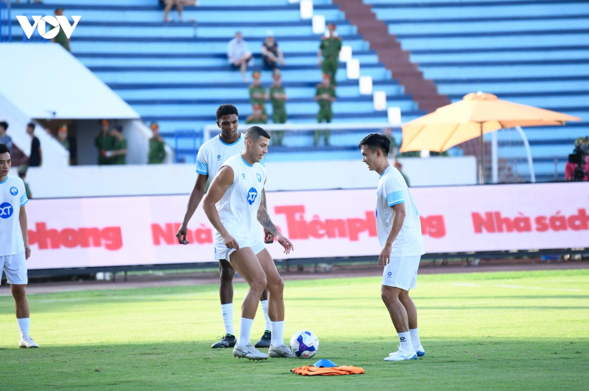 thang nam Dinh 3-2 ngay tai thien truong, cahn gianh sieu cup quoc gia 2024 2025 hinh anh 34