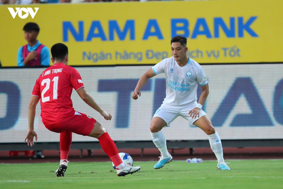thang nam Dinh 3-2 ngay tai thien truong, cahn gianh sieu cup quoc gia 2024 2025 hinh anh 18