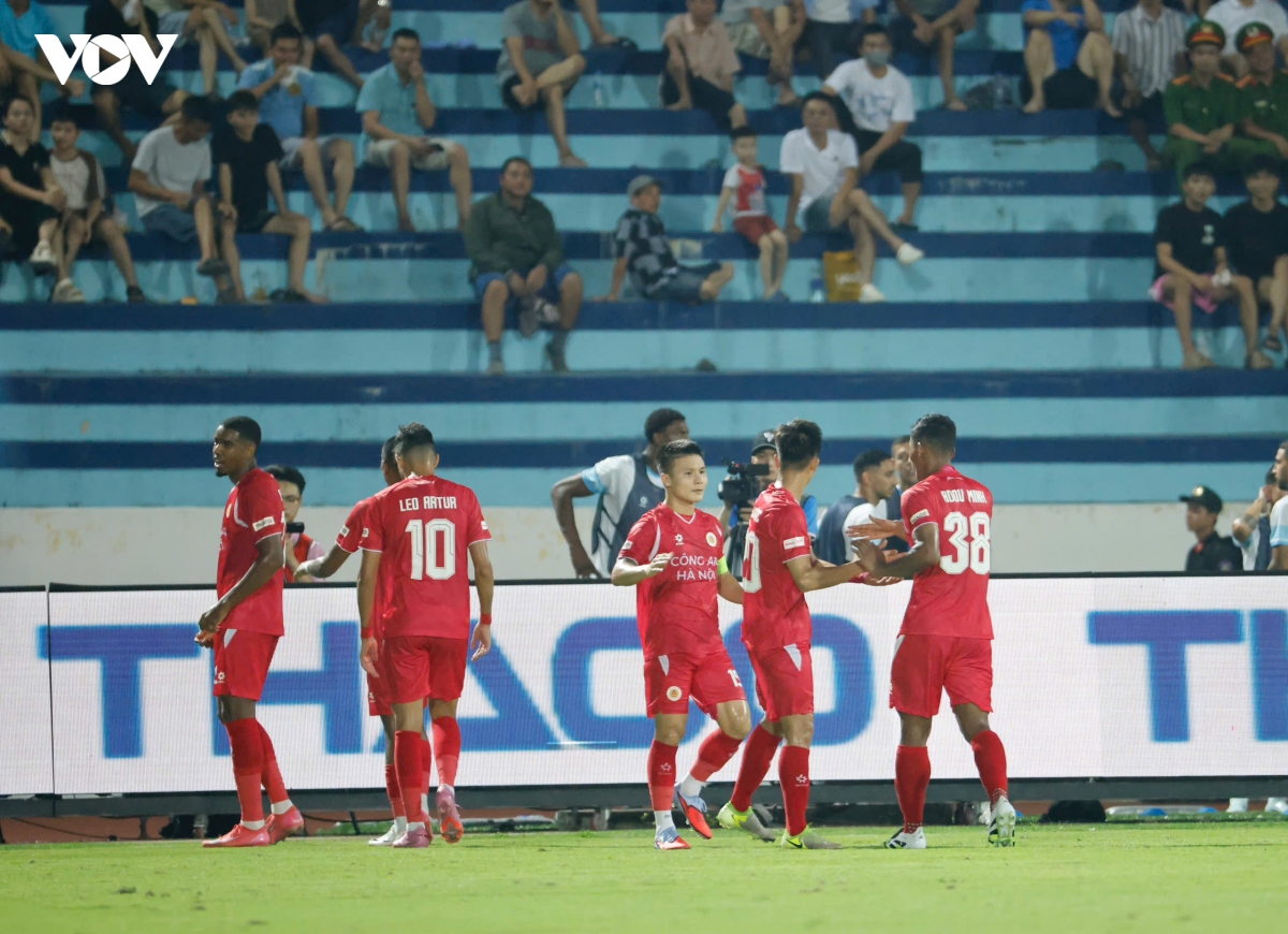 thang nam Dinh 3-2 ngay tai thien truong, cahn gianh sieu cup quoc gia 2024 2025 hinh anh 42