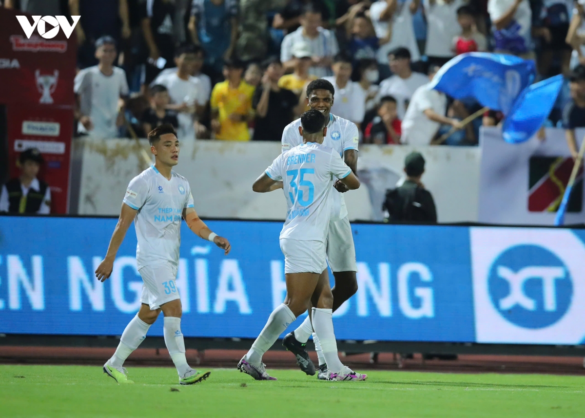 thang nam Dinh 3-2 ngay tai thien truong, cahn gianh sieu cup quoc gia 2024 2025 hinh anh 46