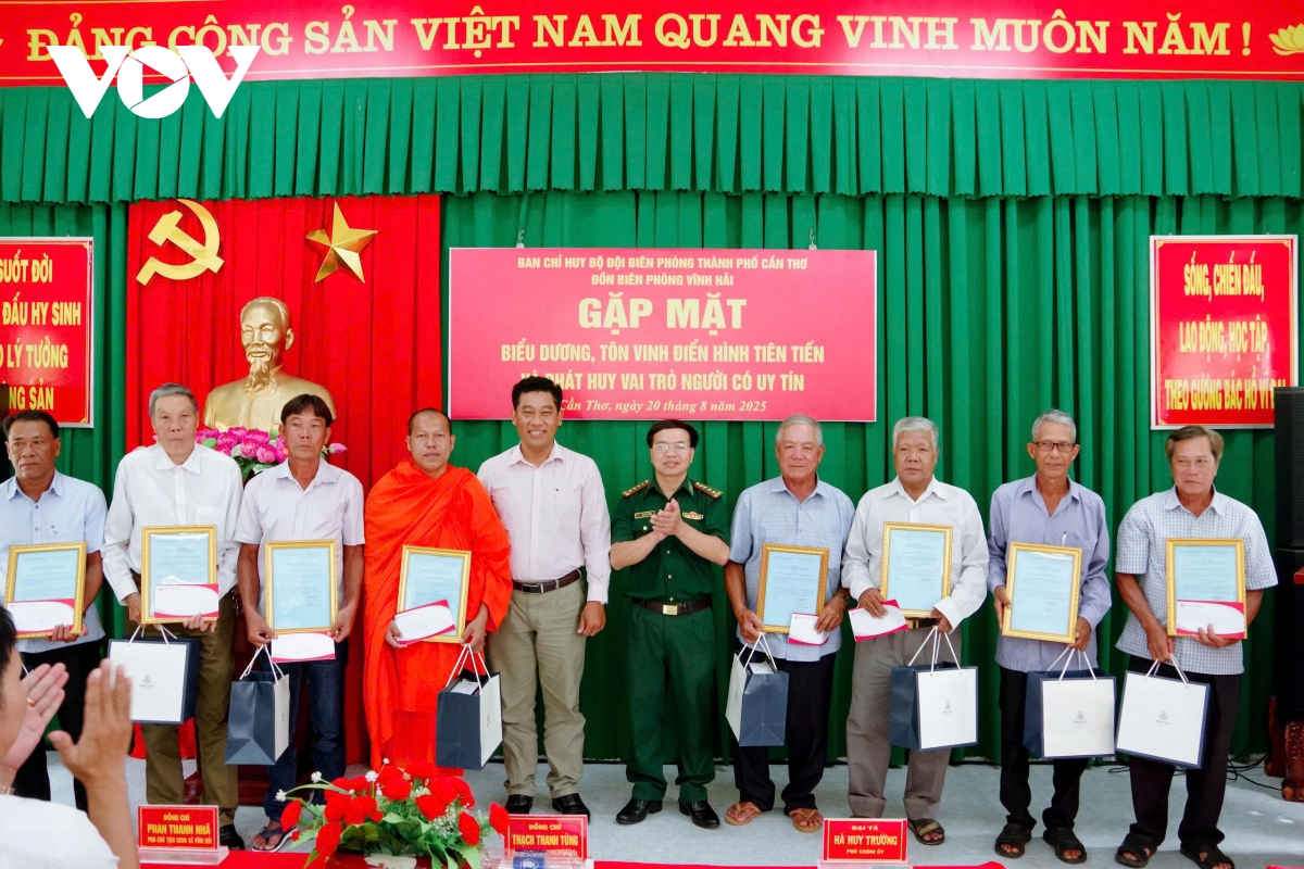 can tho phat huy vai tro nguoi co uy tin trong xay dung, bao ve bien gioi bien hinh anh 2
