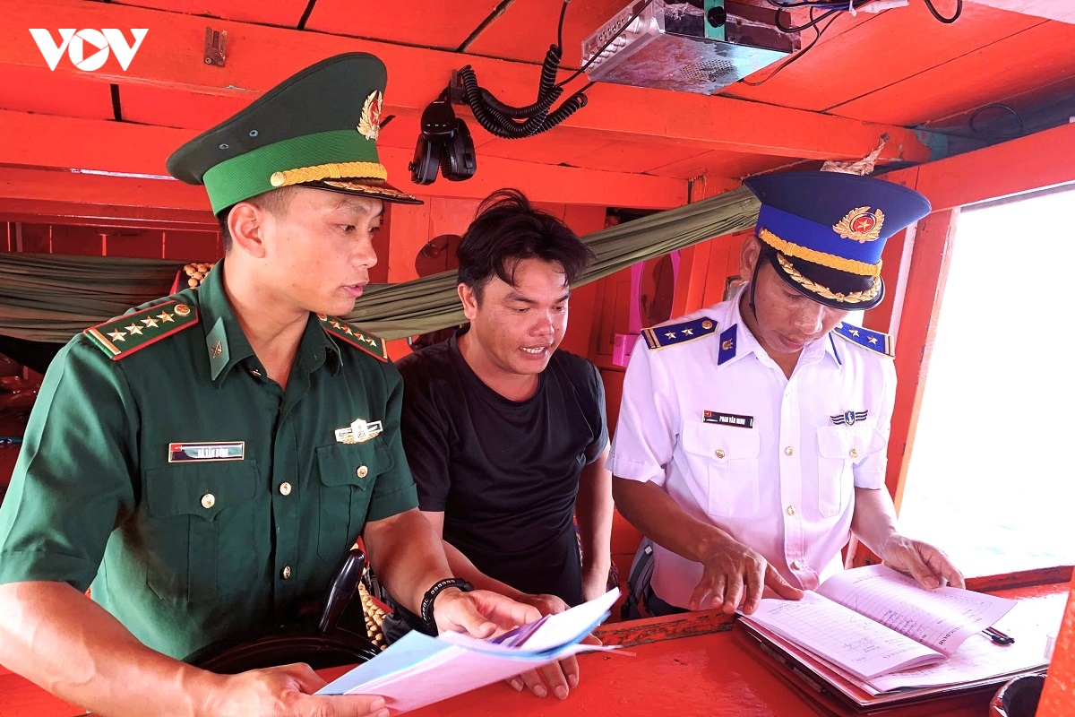 kien quyet dau tranh, ngan chan khai thac hai san bat hop phap hinh anh 5
