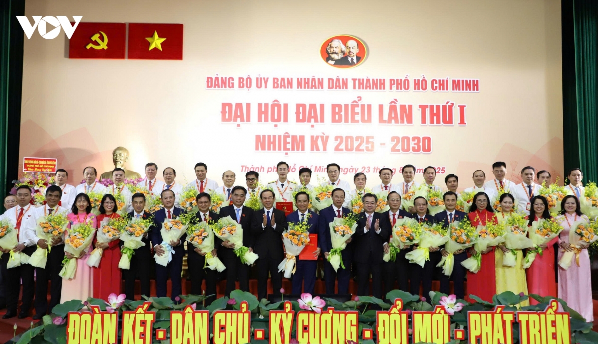 Ong nguyen van Duoc lam bi thu Dang uy ubnd tp.hcm nhiem ky 2025-2030 hinh anh 1