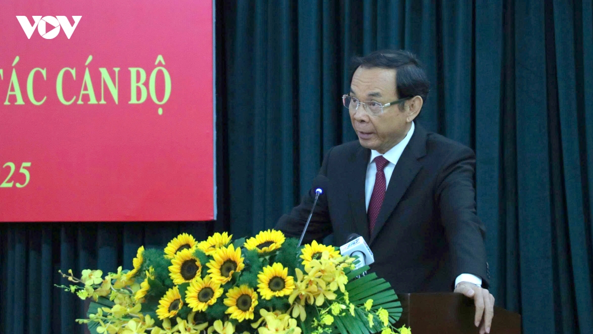 Ong nguyen van nen theo doi chi dao Dang bo tp.hcm cho den Dai hoi xiv cua Dang hinh anh 2