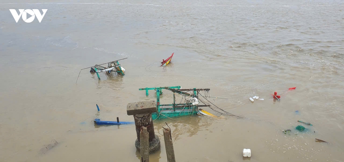 xot xa chung kien ngu dan ha tinh cuu vot tau thuyen hinh anh 7