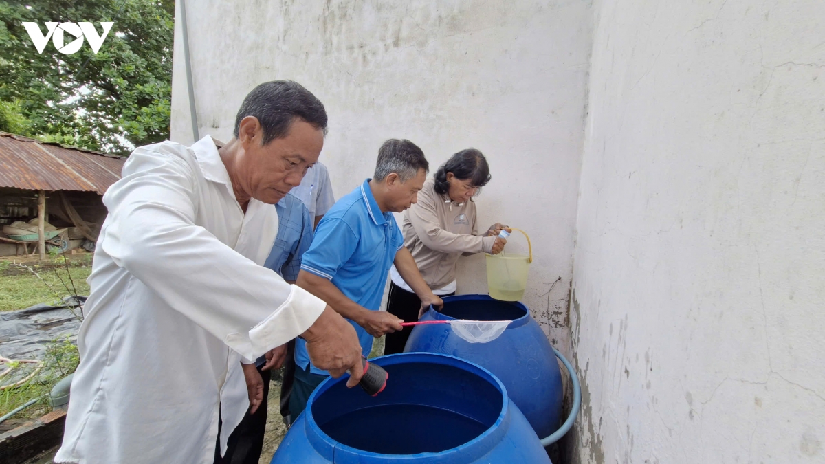 chien dich diet lang quang chung tay day lui dich sot xuat huyet tai tp can tho hinh anh 1