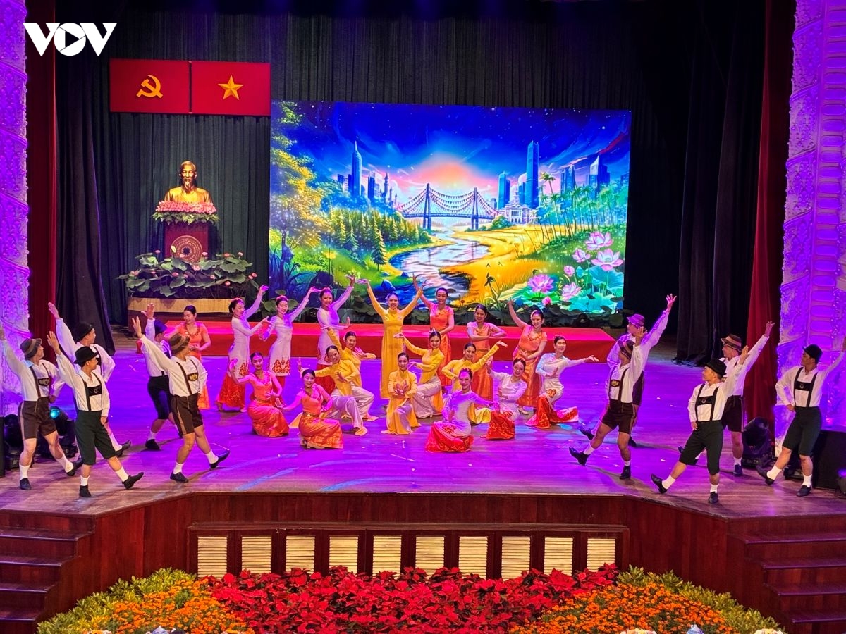 tp.hcm la cau noi quan trong trong hop tac viet nam - Duc hinh anh 1