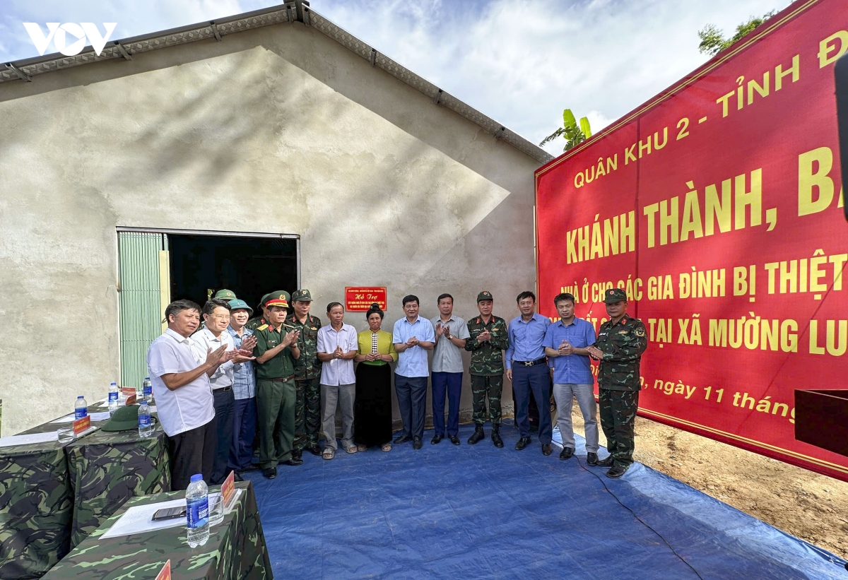 than toc dung nha moi cho nguoi dan vung lu Dien bien hinh anh 3