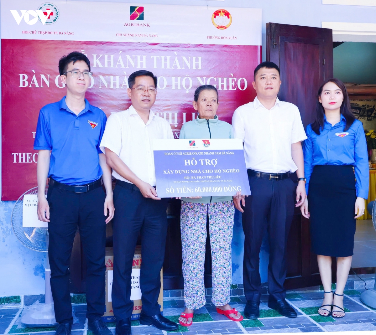 hoi chu thap do thanh pho Da nang ban giao nha cho ho ngheo hinh anh 1