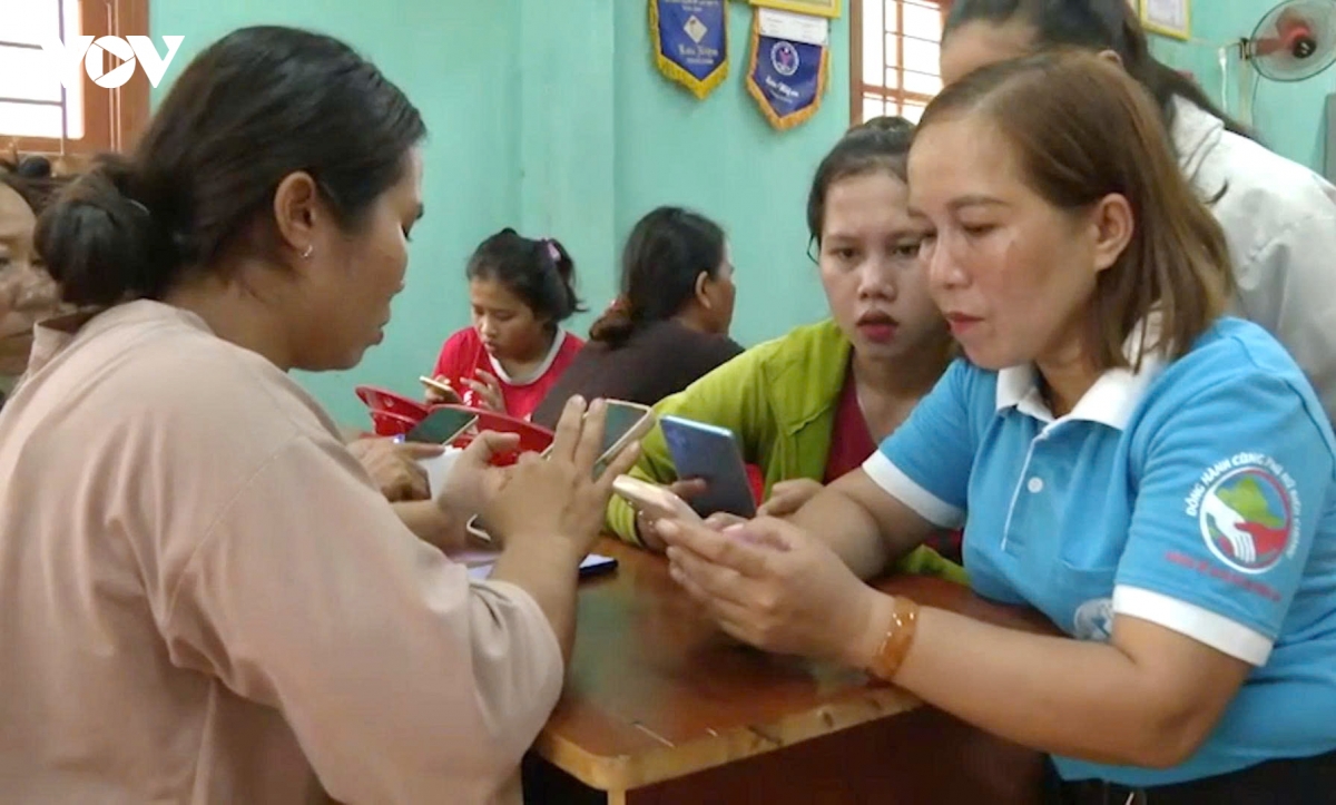  lom song va noi lo tren nong duoi lanh hinh anh 2