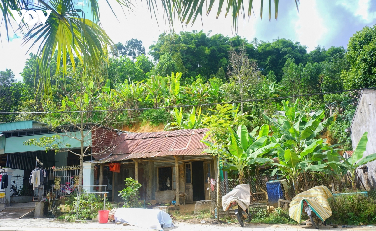 noi lo sat lo cua nguoi dan mien nui Da nang hinh anh 2