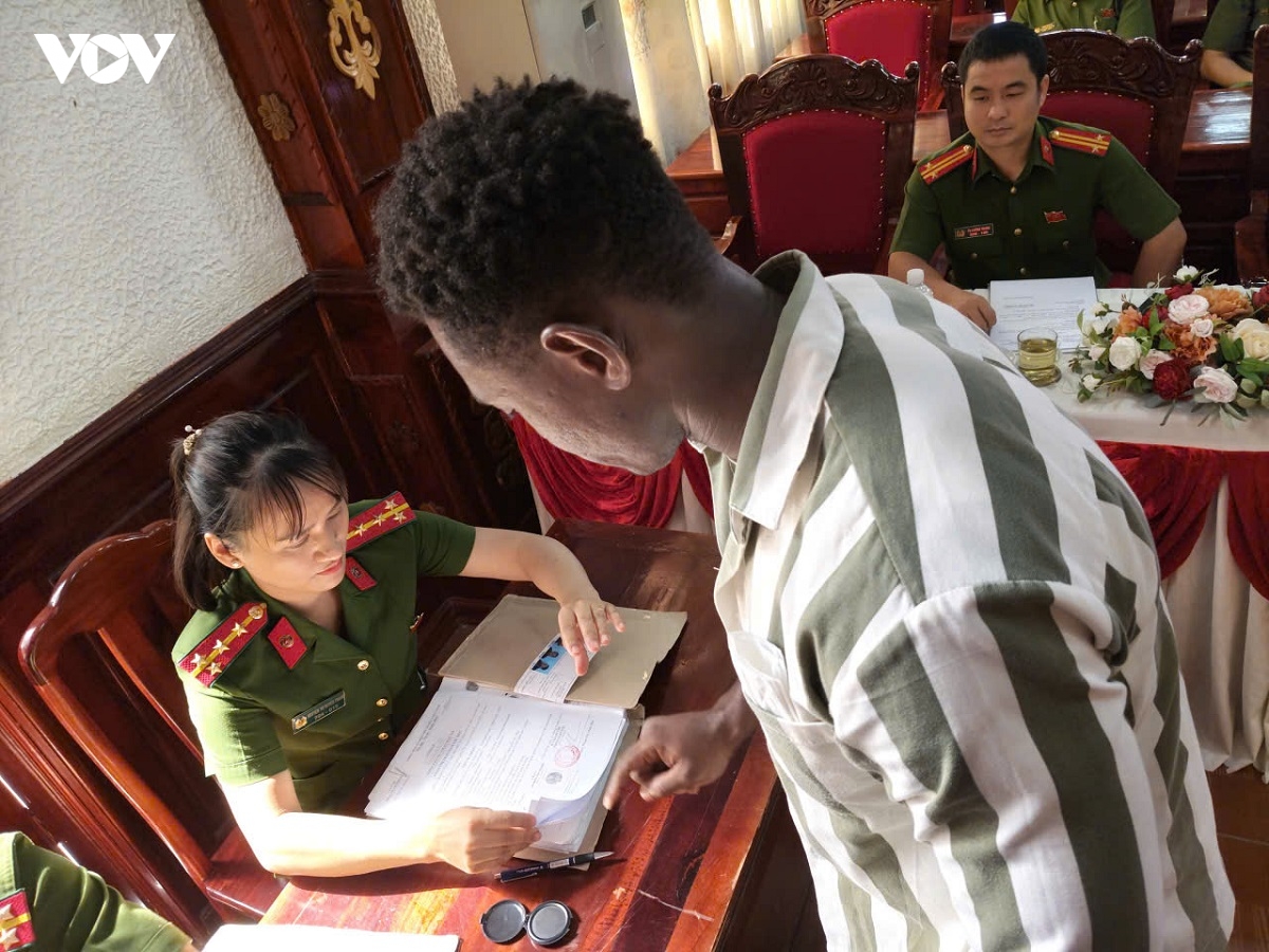 28 pham nhan nguoi nuoc ngoai o z30d duoc dac xa dip 80 nam quoc khanh hinh anh 4