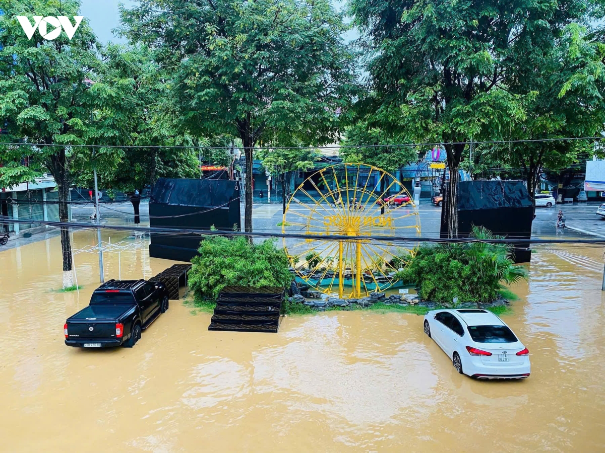 trang dem giup nguoi dan chay lu o cao bang hinh anh 7