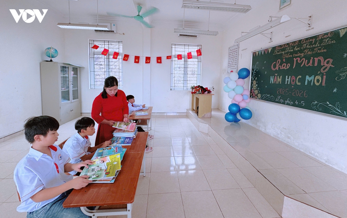 ron rang khai giang nam hoc moi tu truong sa, dac khu co to cho den pho thi hinh anh 8