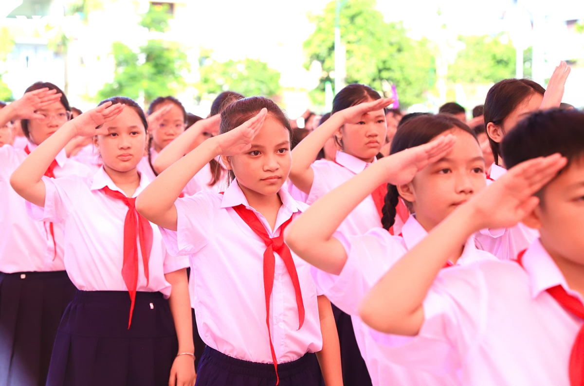 ron rang khai giang nam hoc moi tu truong sa, dac khu co to cho den pho thi hinh anh 11