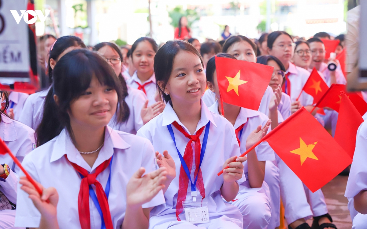 ron rang khai giang nam hoc moi tu truong sa, dac khu co to cho den pho thi hinh anh 12
