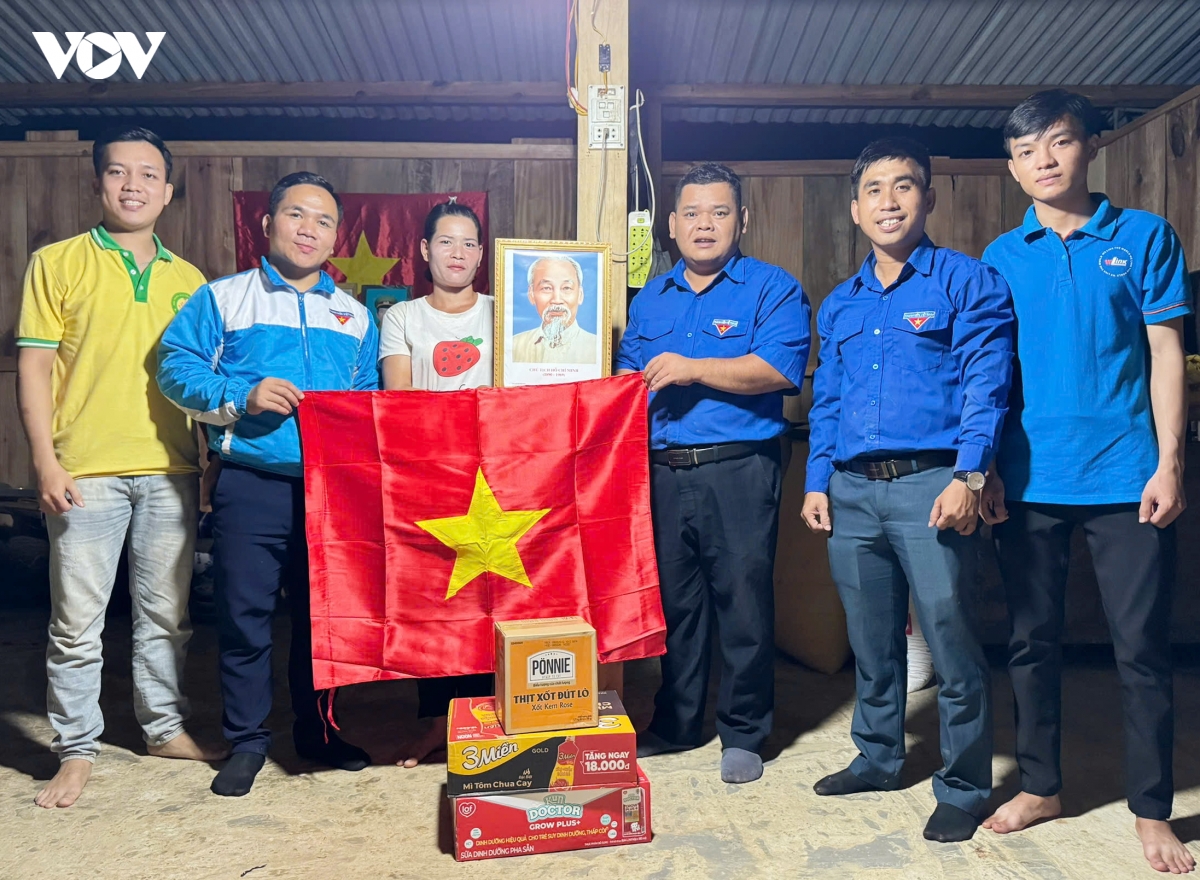 tiep suc den truong cho hoc sinh vung cao Da nang hinh anh 4