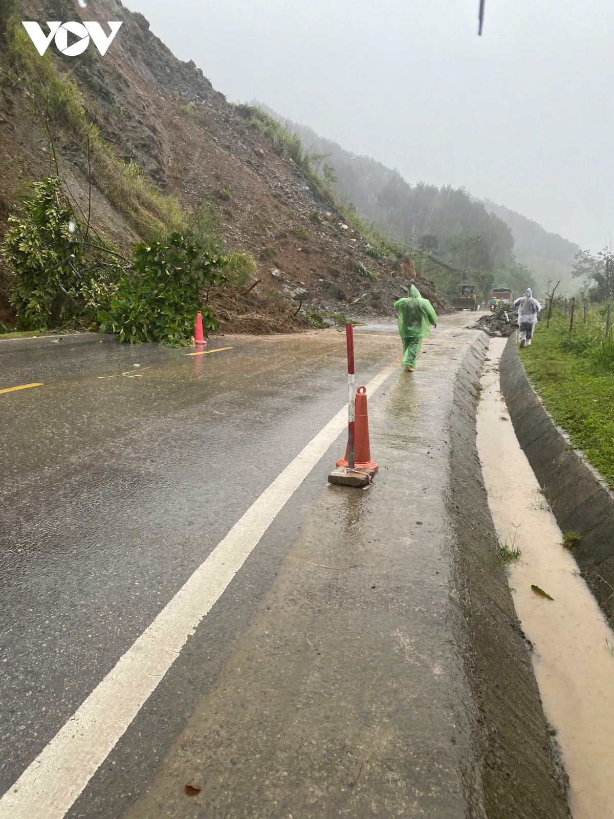 2 người mất tích, nhiều hộ dân phải di chuyển khẩn cấp do mưa lũ ở Sơn La