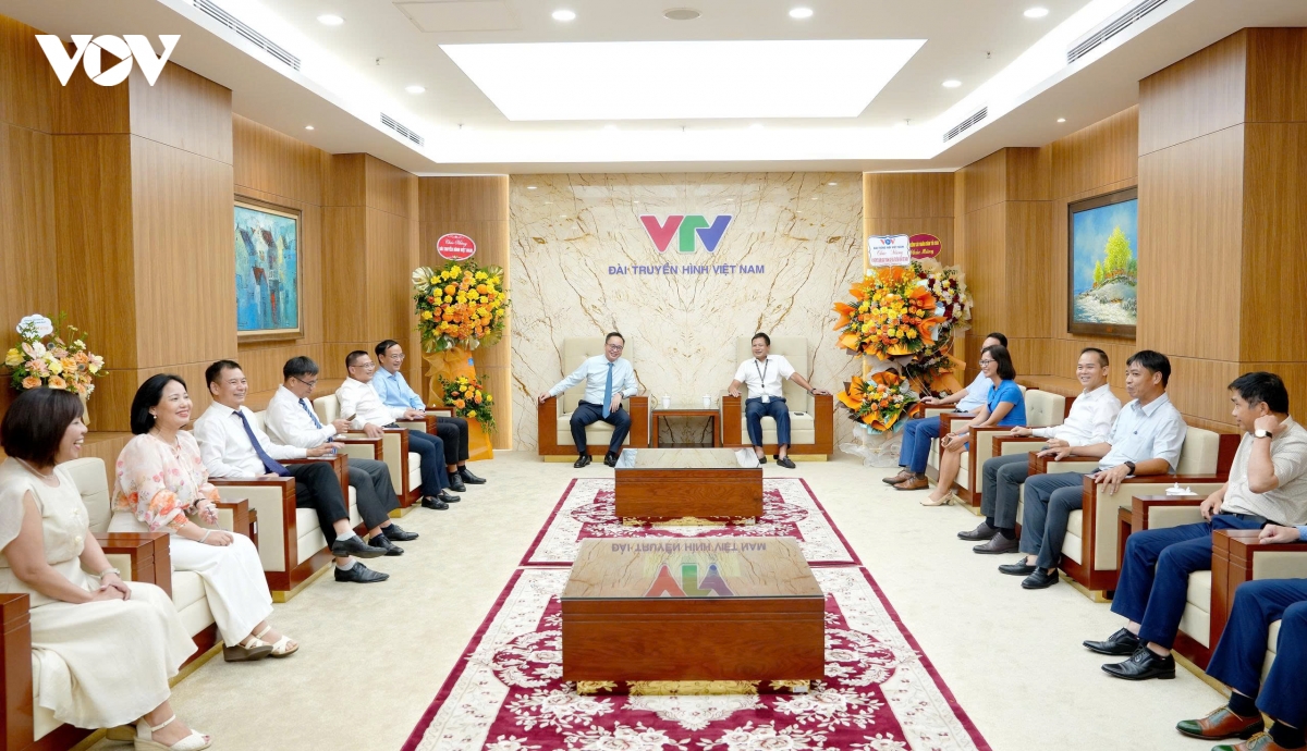 lanh dao vov chuc mung vtv nhan dip 55 nam thanh lap hinh anh 2