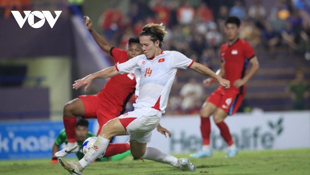 U23 Vietnam defeat Singapore 1-0 to top Group C in AFC U-23 Asian Cup qualifiers