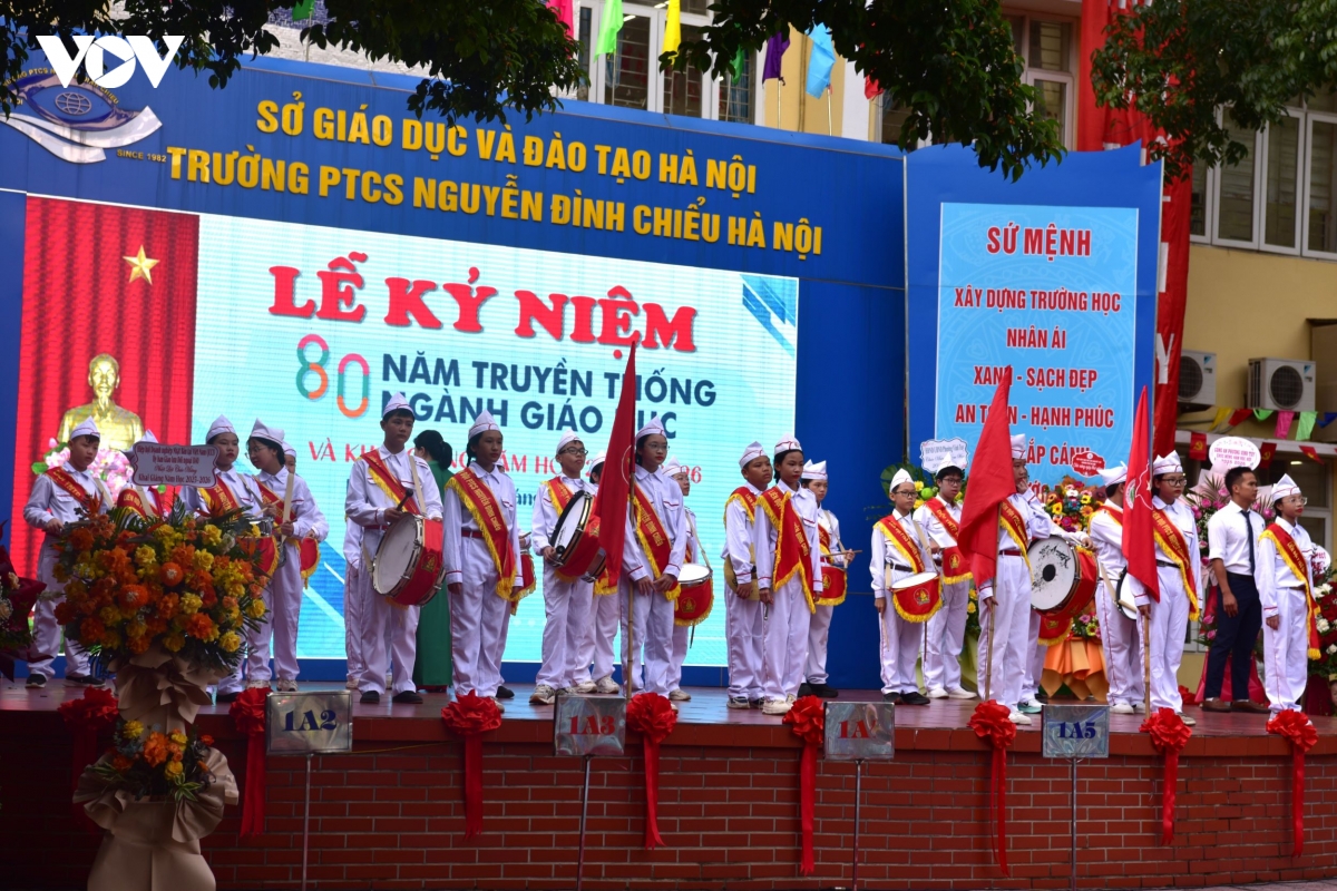 le khai giang o ngoi truong dac biet nhat ha noi - ptcs nguyen Dinh chieu hinh anh 1