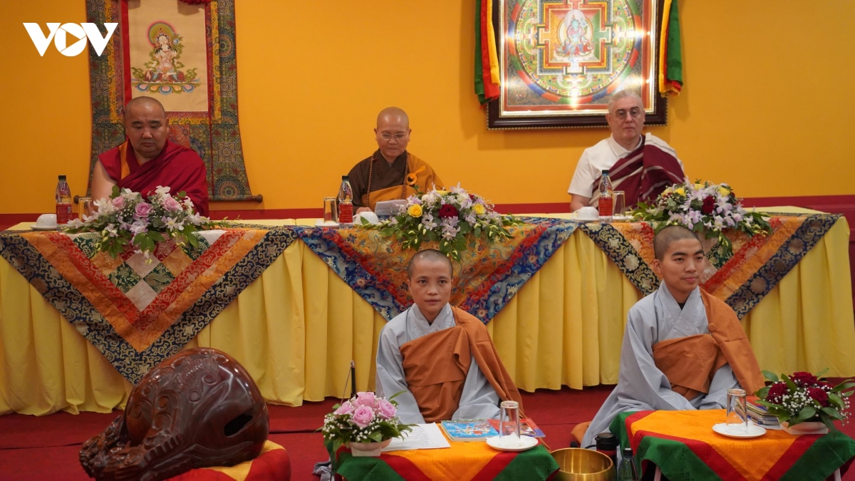 cong dong nguoi viet tai nga huong ve mua vu lan bao hieu hinh anh 1