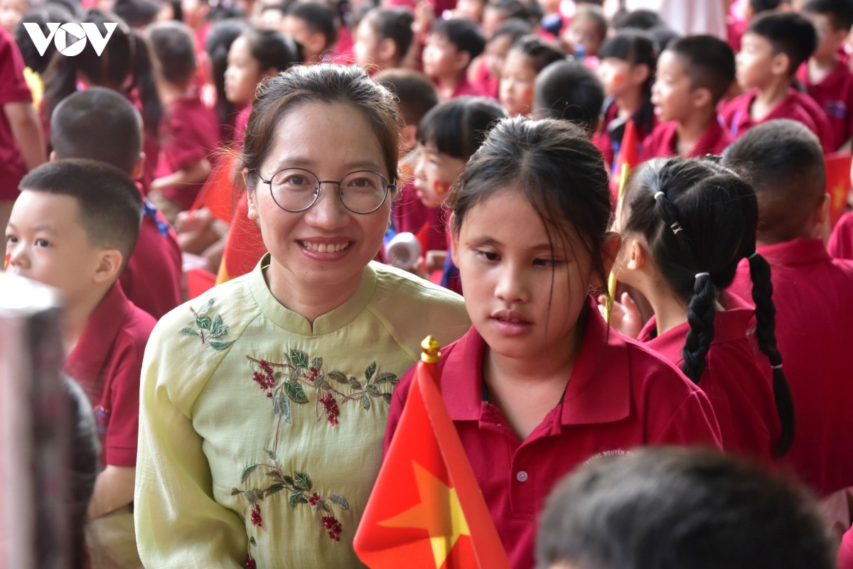 le khai giang o ngoi truong dac biet nhat ha noi - ptcs nguyen Dinh chieu hinh anh 3