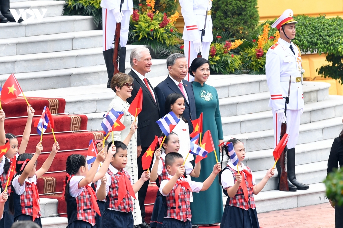 tong bi thu to lam chu tri le don bi thu thu nhat, chu tich nuoc cuba hinh anh 1