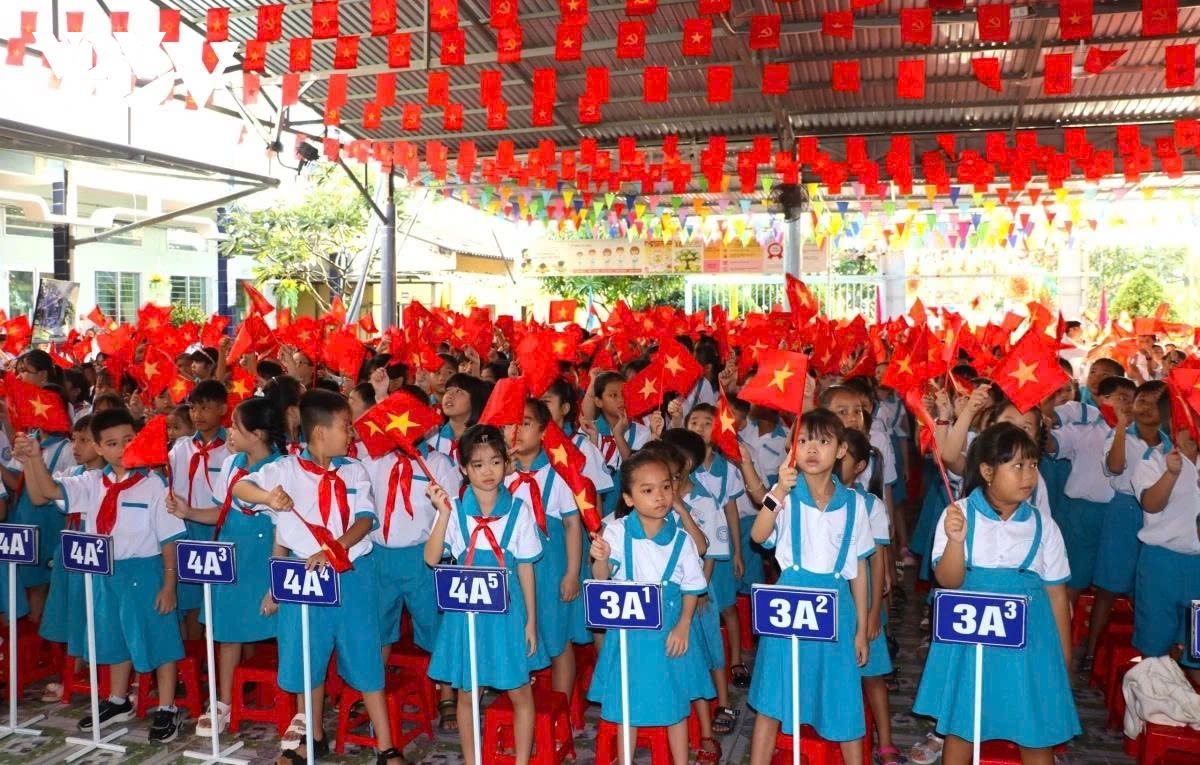 nganh giao duc buoc vao nam hoc moi voi su menh doi moi va hoi nhap hinh anh 1